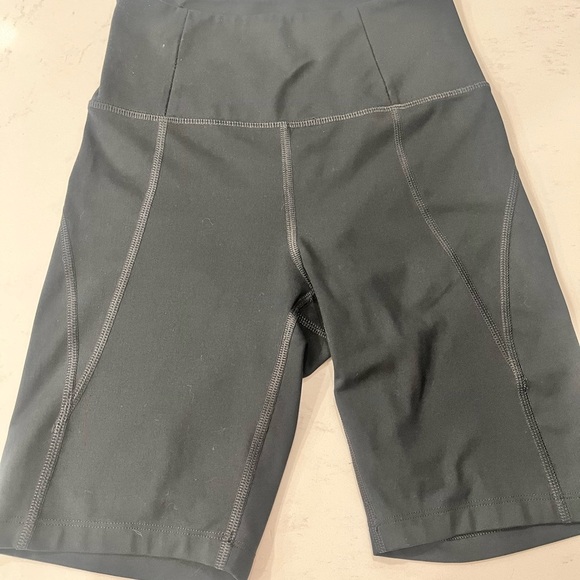 Girlfriend Collective Black Bike Shorts - Picture 3 of 4